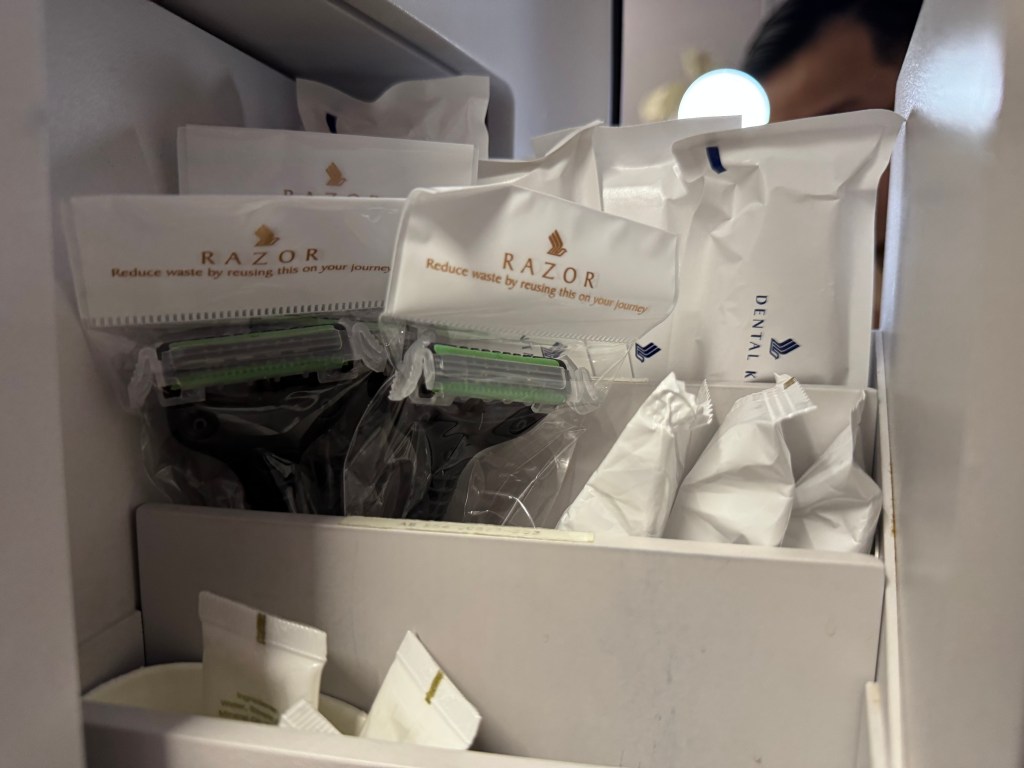 Bathroom Amenities (2017J) - Singapore Airlines A380-800