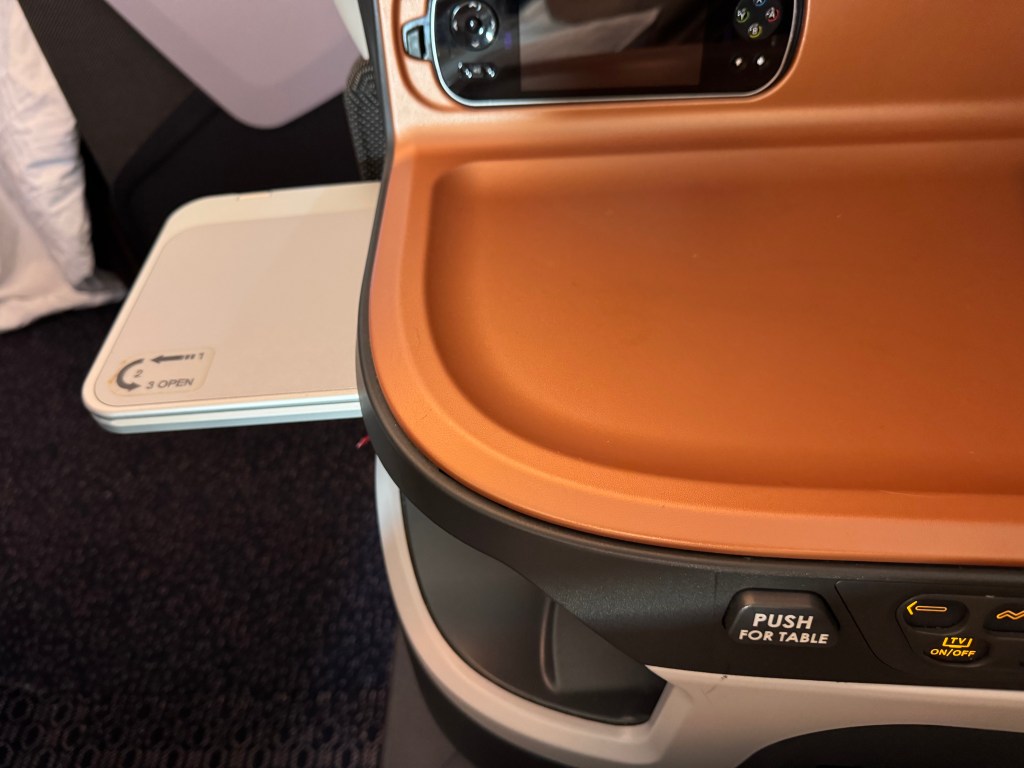 Tray Table (2017J) - Singapore Airlines A380-800