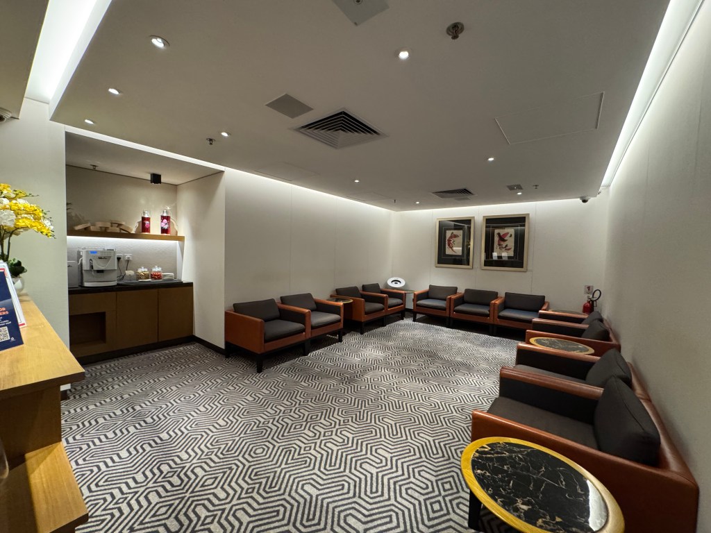 Seating Area - SilverKris Lounge (HKG)