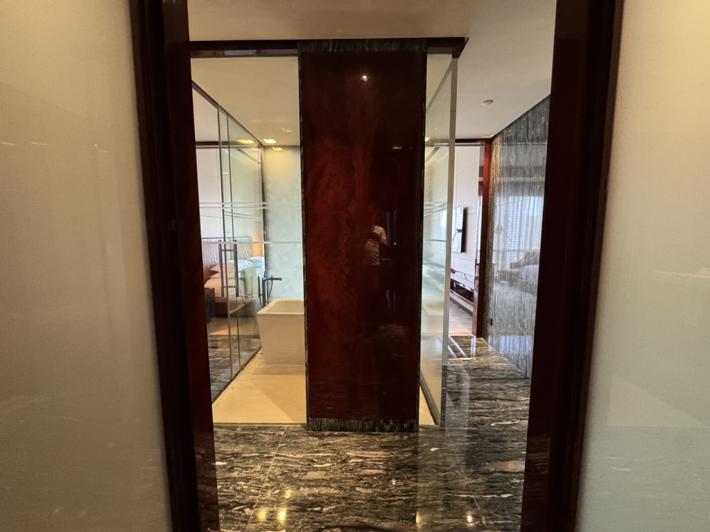 King Bed (Entrance) - Grand Hyatt Shenzhen