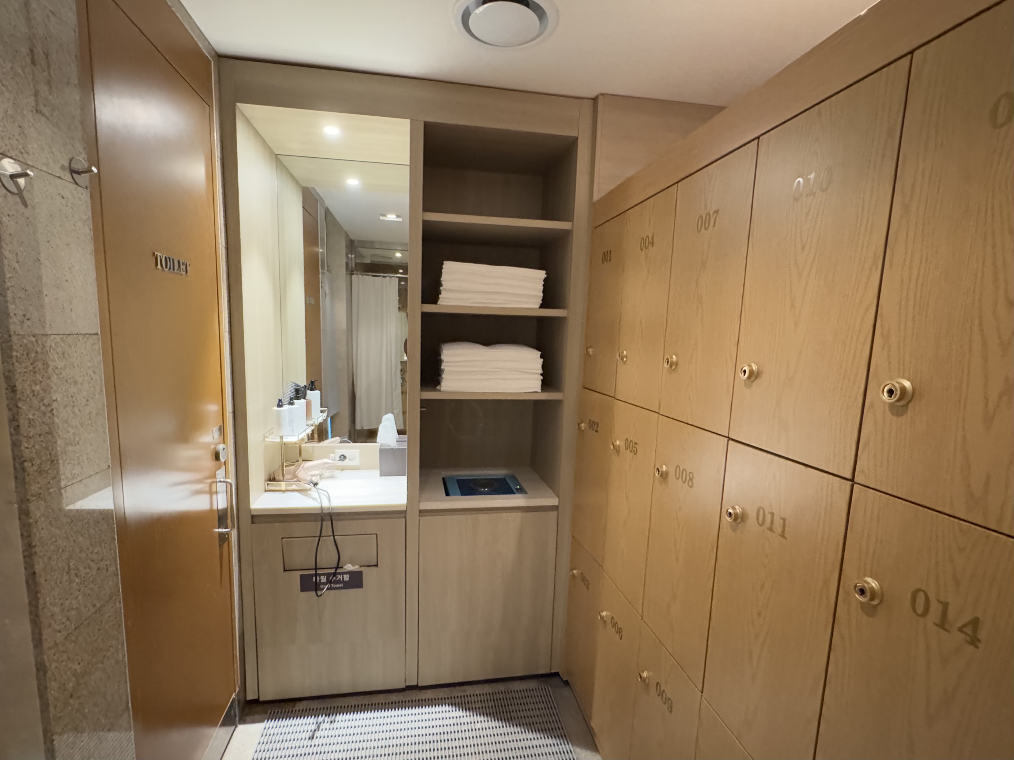 Changing Room - The Westin Josun Busan