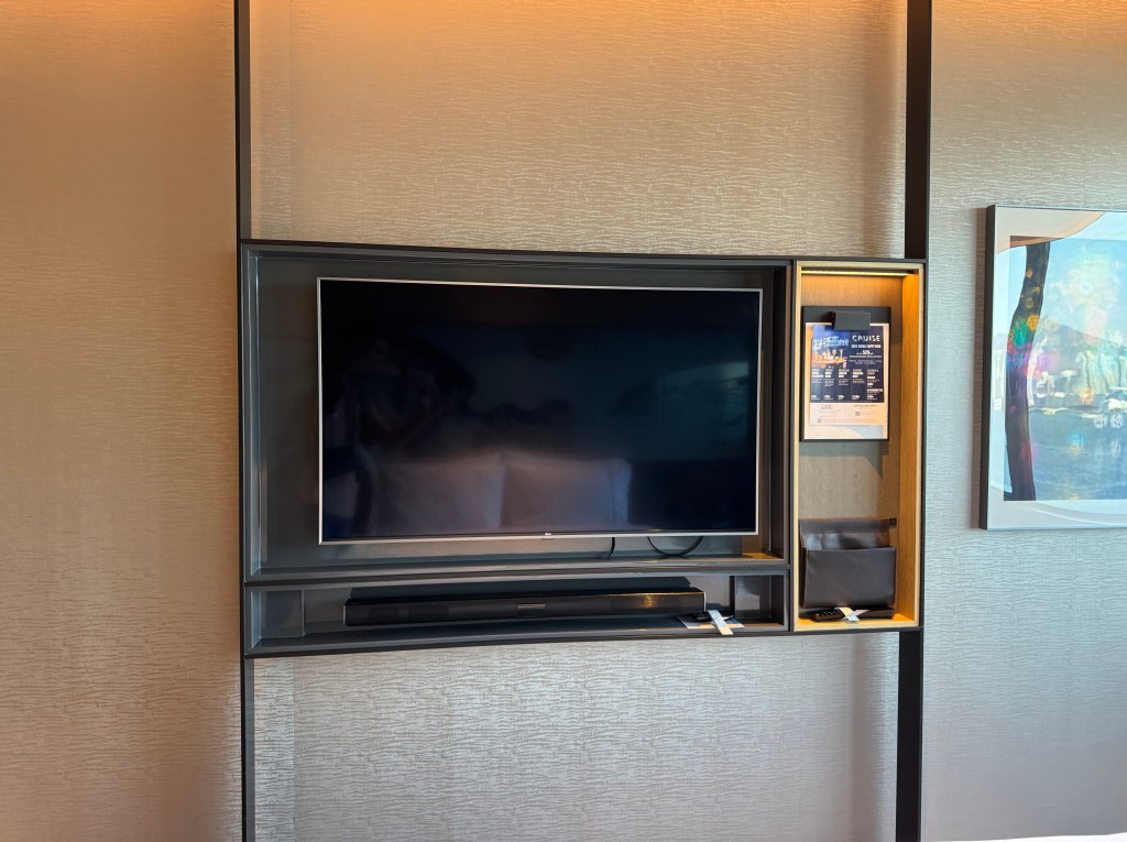 49" IPTV w Soundbar - Hyatt Centric Hong Kong