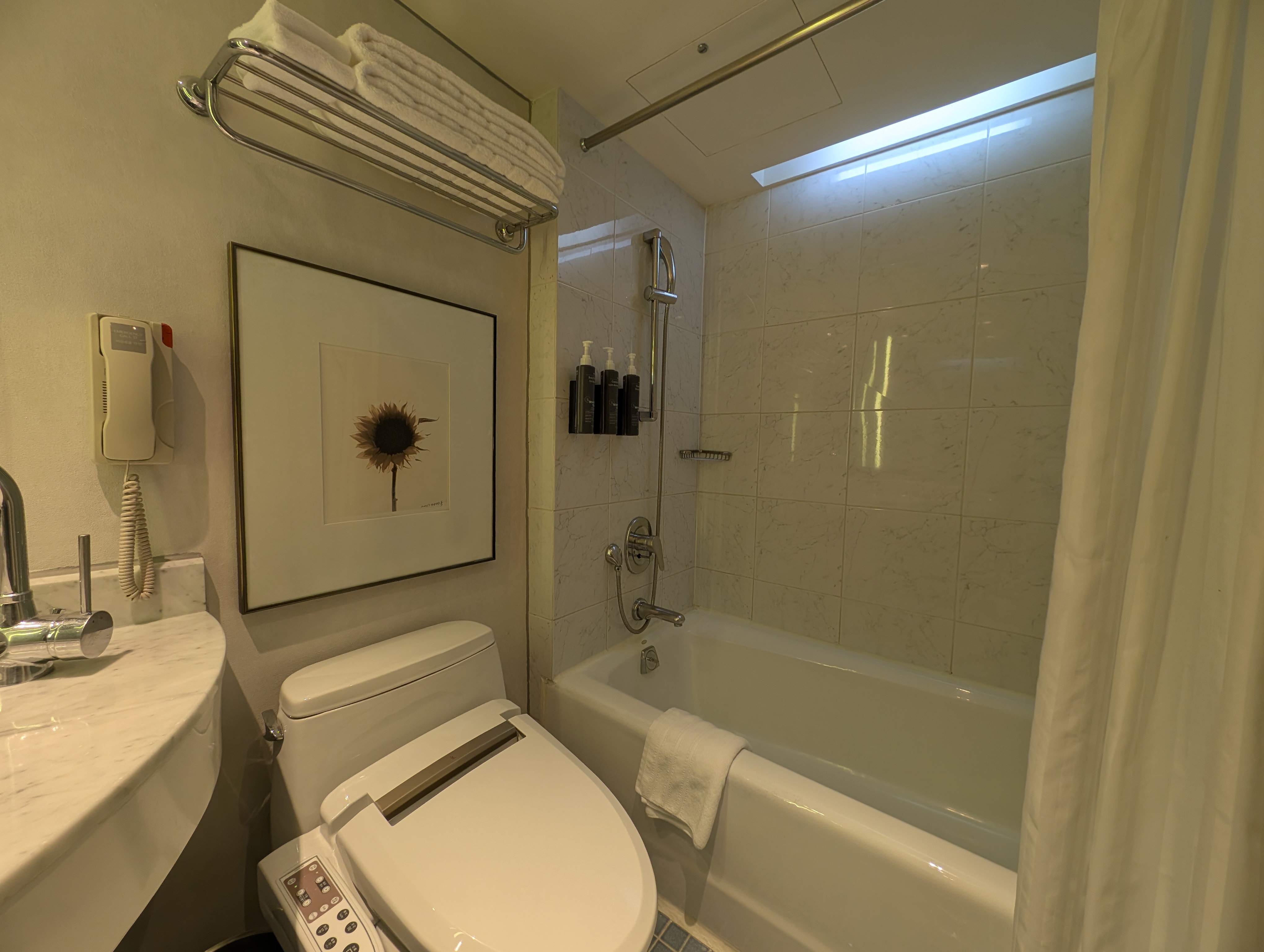 Toilet & Showers - The Westin Josun Busan